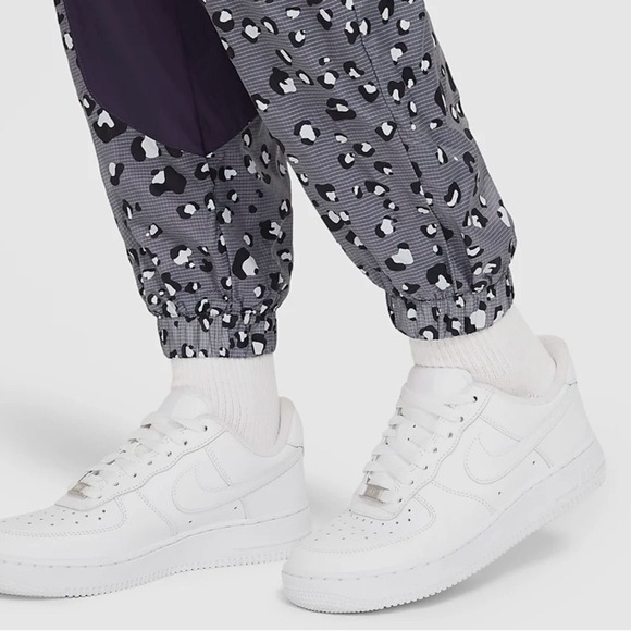 Nike Dark Raisin, Iron Grey Leopard Woven Jogger Pant Medium New Without Tags! - Picture 3 of 15